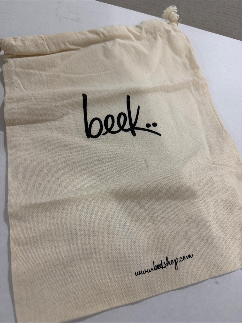 beek Natural/Cream Drawstring Travel Pouch 1 dust bag new